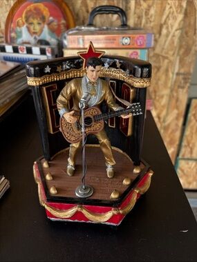 Gold and Black Decorative Musician Figurine Stage Accent